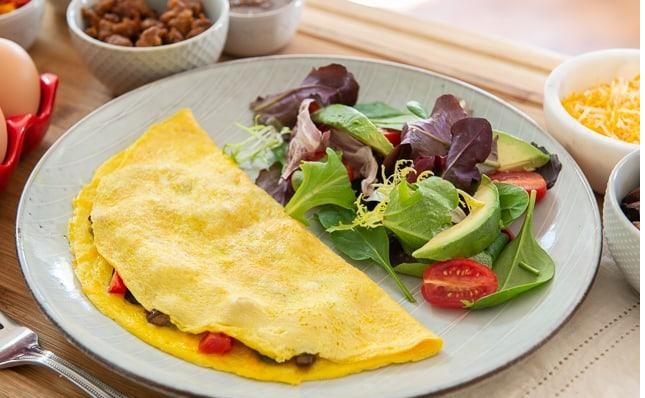 طرز تهیه املت با پیازچه و گشنیز