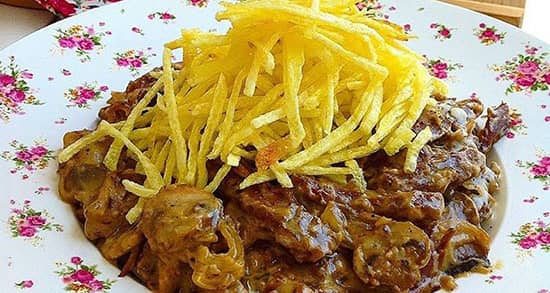 طرز تهیه بیف استروگانف با قارچ