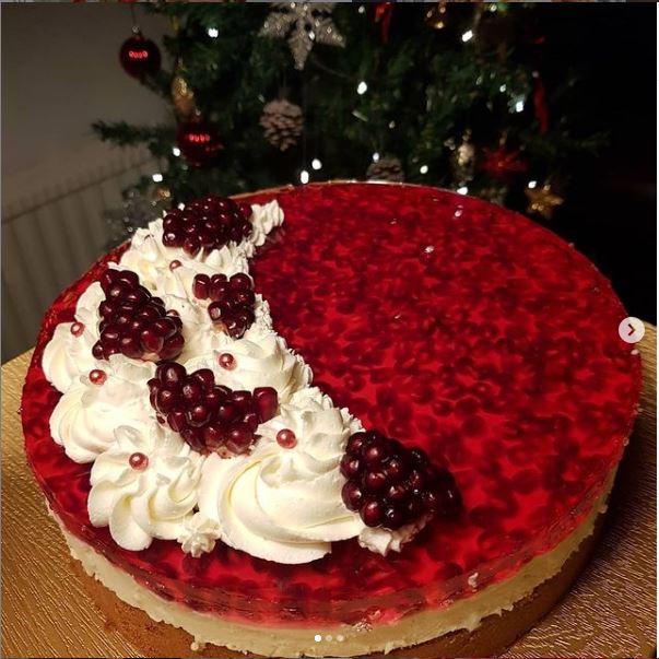 طرز تهیه چیز کیک انار ، درست کردن چیز کیک انار ، دستور پخت چیز کیک انار ، روش پخت چیز کیک انار ، نحوه پخت چیز کیک انار ،