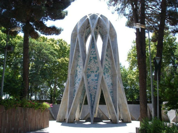آشنایی با هنر دوره معاصر ایران ، تاریخ هنر ایران ، هنر نوگرا و معاصر ایران ، هنر و تمدن ايران ، هنر دوران میانه ایران ، سپیده دم هنر ایران ، آشنایی با هنر دوره معاصر ایران