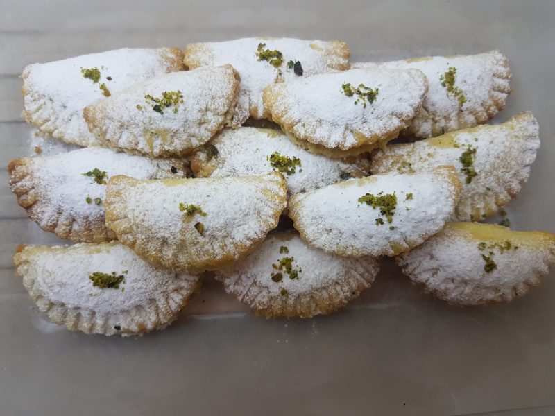طرز تهیه قطاب ٬ مواد لازم برای تهیه قطاب ٬ درست کردن شیرنی قطاب ٬ طرز پخت شیرنی قطاب ٬ آموزش آشپزی ٬ درست کردن شیرنی قطاب ٬ ایران دخت ٬ 