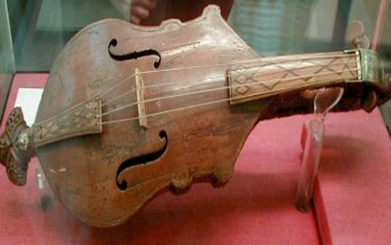 آشنایی با ساز ویلون ٬ تاریخچه ساز ویلون ٬ پیشینه ساز ویلون ٬ ساز ویولون violin ٬ ساز زهی ٬ بخش های ویولون ٬ کوک ساز ویولون ٬ محدوده صوتی ویولون ٬