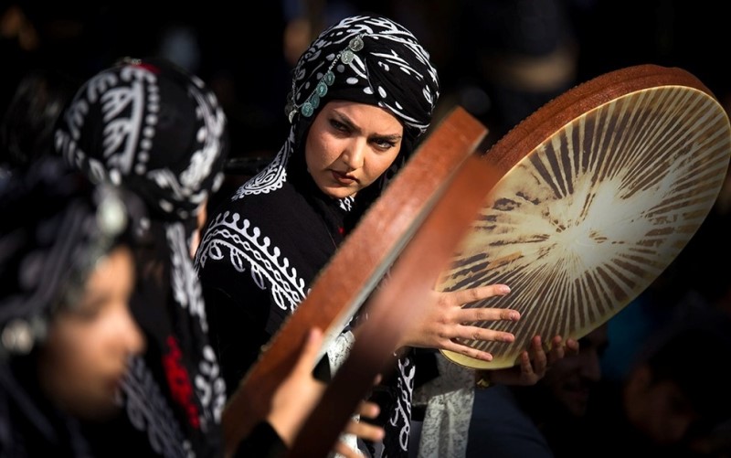 آشنایی با دف کردستان ٬ تاریخچه دف کردستان ٬ سازدف ٬ ساز دف ٬ دف نوازی ٬ دف خانقاهی ٬ دف کردستان ٬ آشنایی با دف کردستان ٬ تاریخچه دف کردستان ٬ سازدف ٬ ساز دف ٬ دف نوازی ٬ دف خانقاهی ٬ دف کردستان